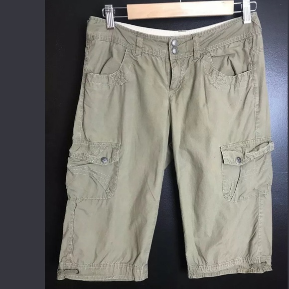 ATHLETA Despia Kicker Cropped Capri Pants Green - Picture 7 of 7